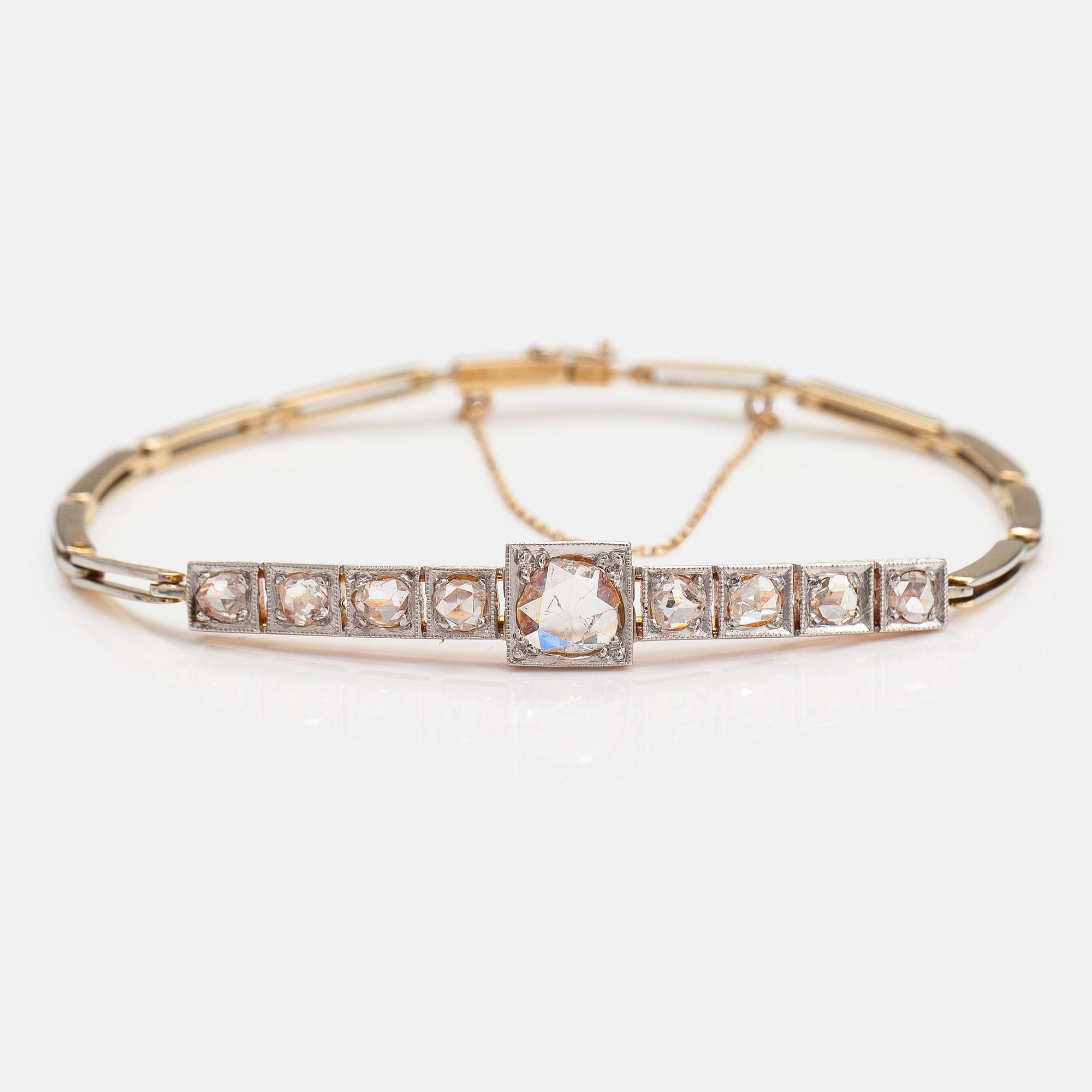 A 14K gold bracelet with rose-cut diamonds ca. 1.57 ct in total.