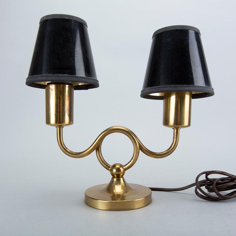 Josef Frank bordslampa, modell 2483, Firma Svenskt Tenn.