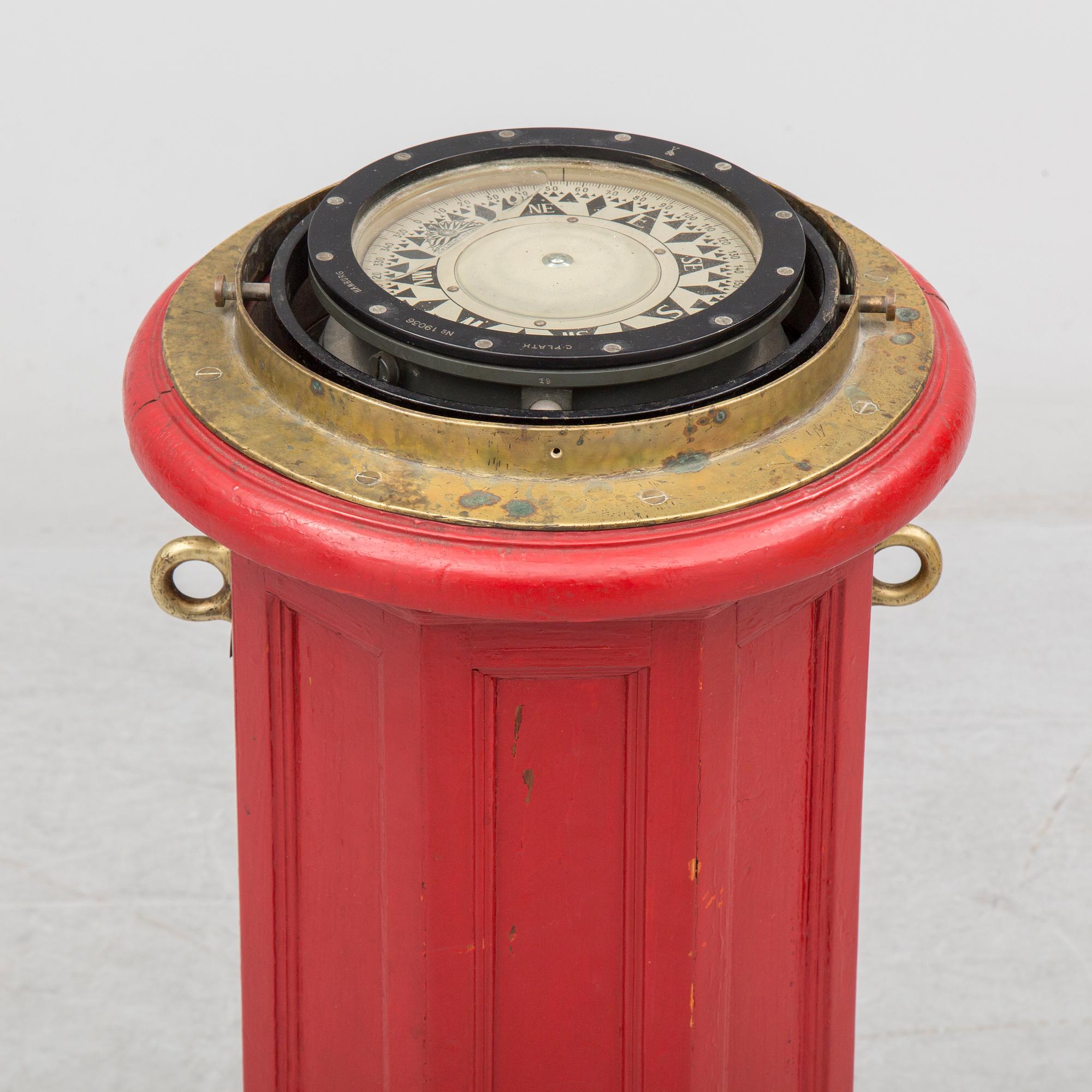 A C. Plath compass from Hamburg, Germany, first half of the 20th Century.