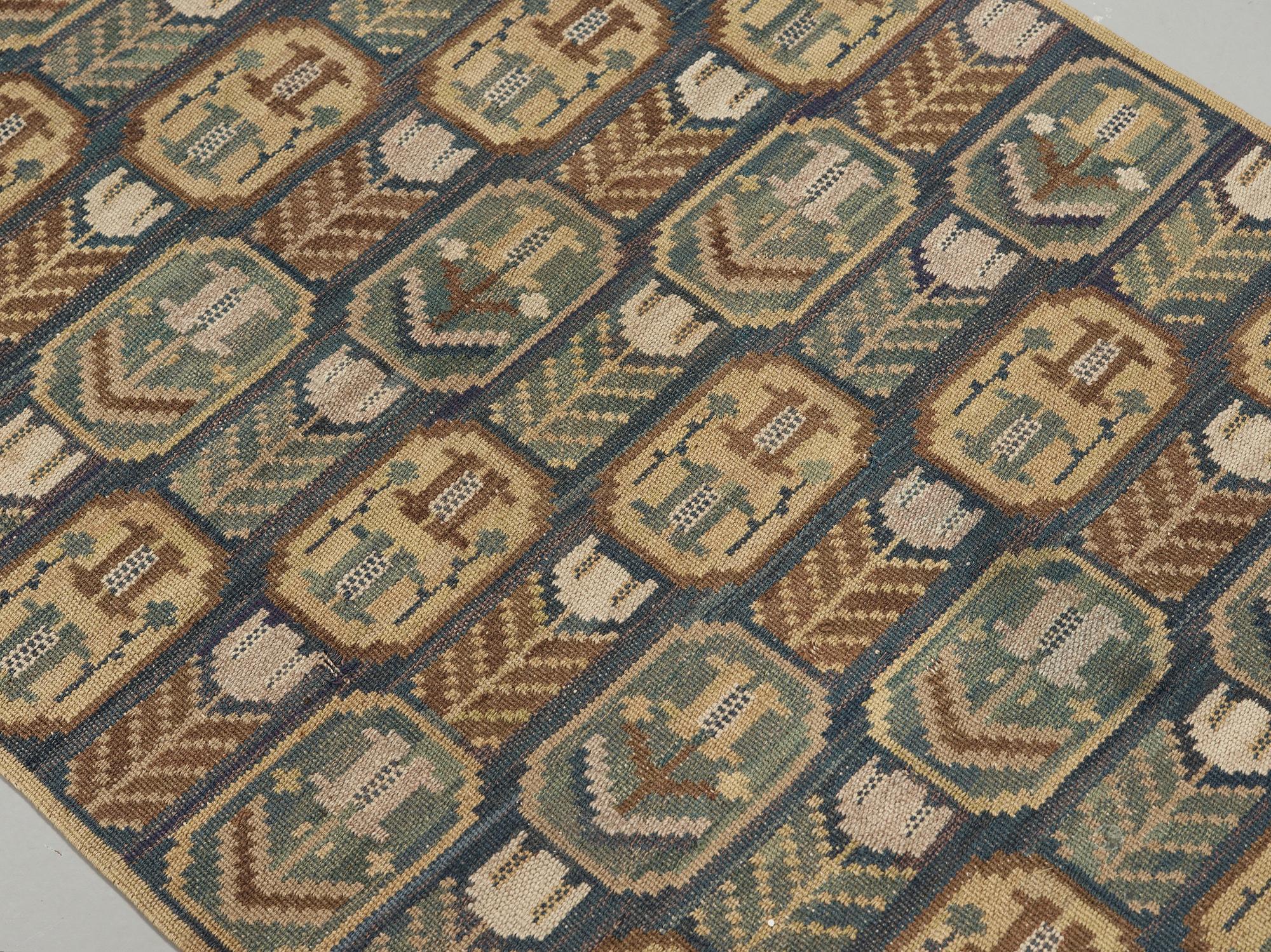 Märta Måås-Fjetterström, A TEXTILE. "Medaljongerna". Flat weave. 92 x 175,5 cm. Signed MMF.