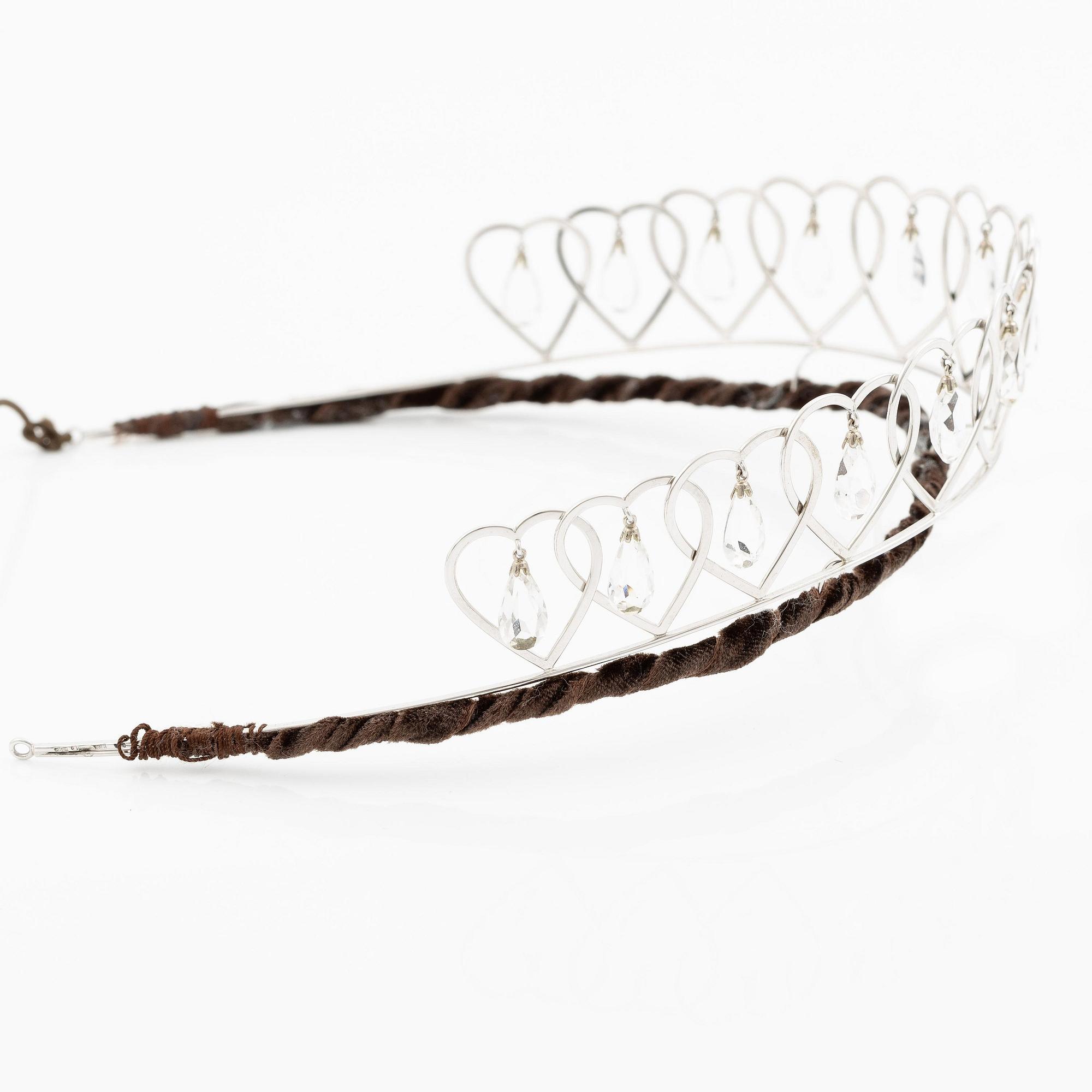 CF Carlman tiara 18K vitguld med droppslipad bergkristall, Stockholm 1968.