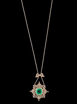 A NECKLACE, emerald c. 4.8 ct, rose cut diamonds c. 1.4 ct. 18K gold, silver. Weight 11,5 g.