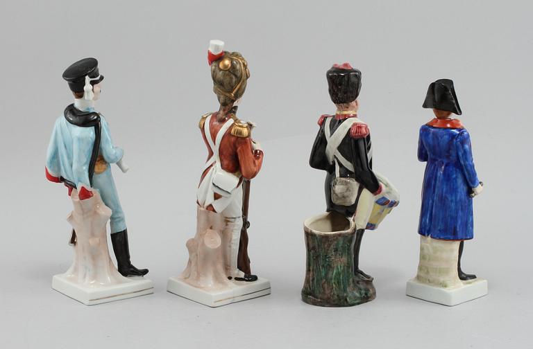 FIGURINER, 4 st, porslin, 1900-talets andra hälft.