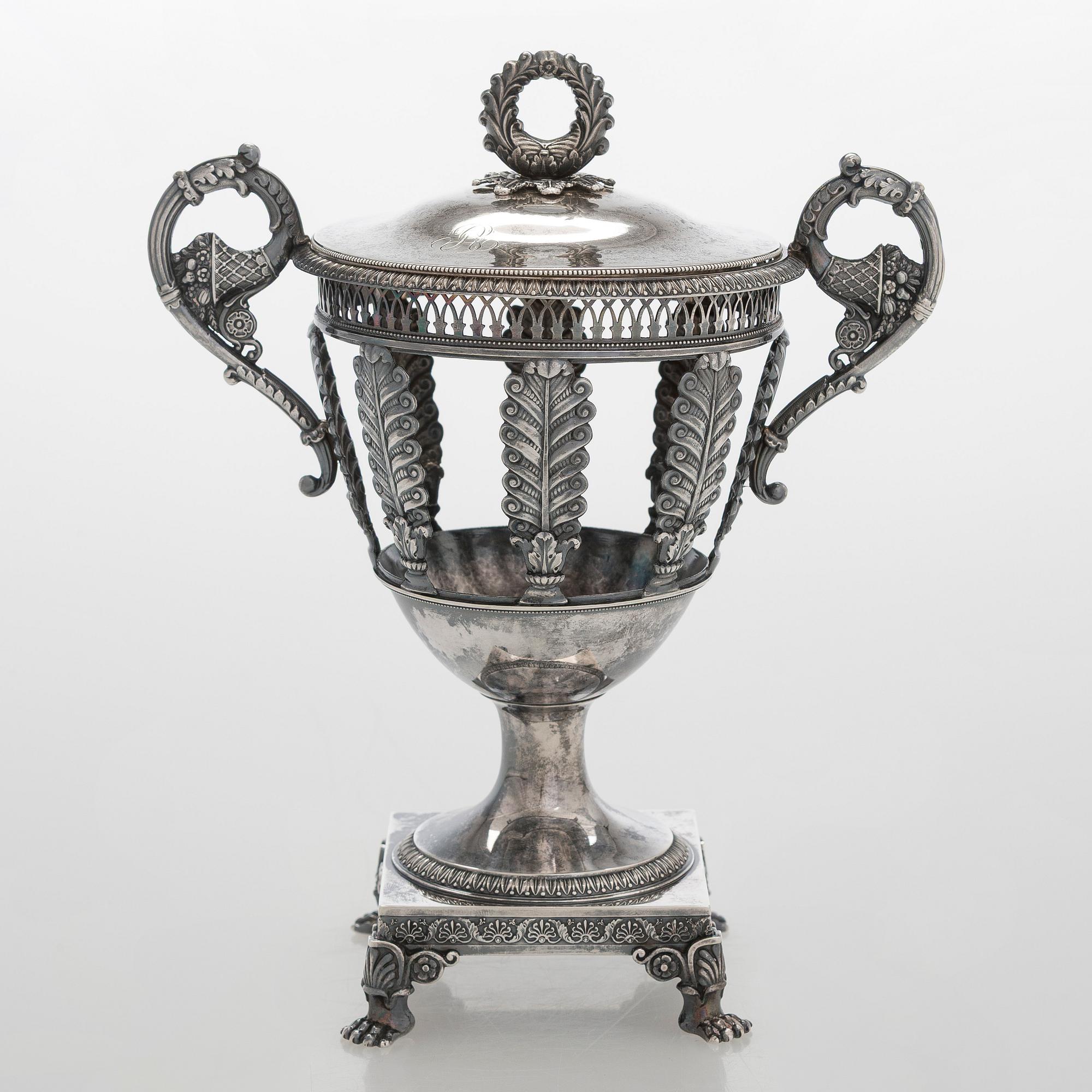 Louis Manant, genombruten skål, silver, Paris 1819-1838.