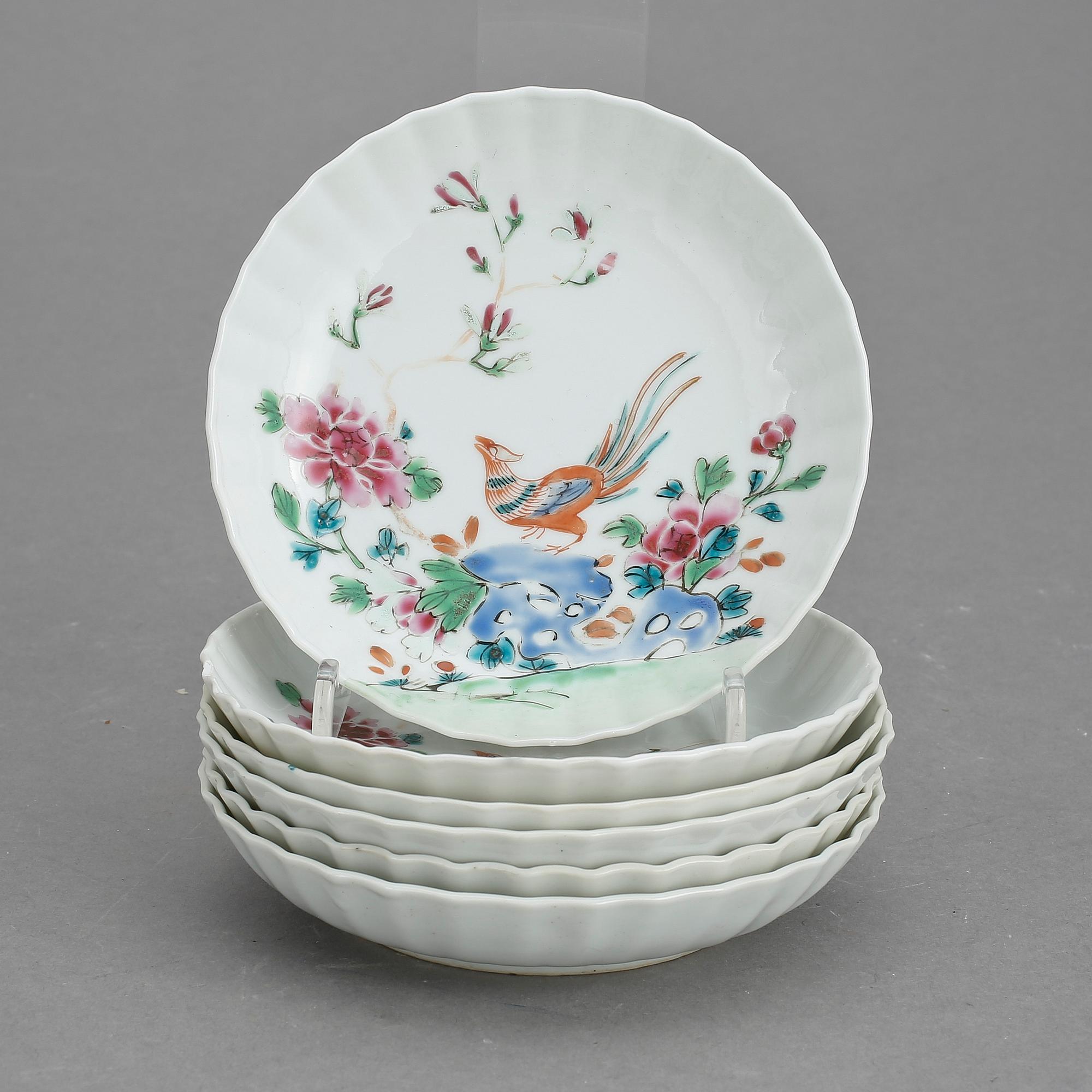 ASSIETTER, 6 st, porslin, Qingdynastin, Qianlong (1736-95).