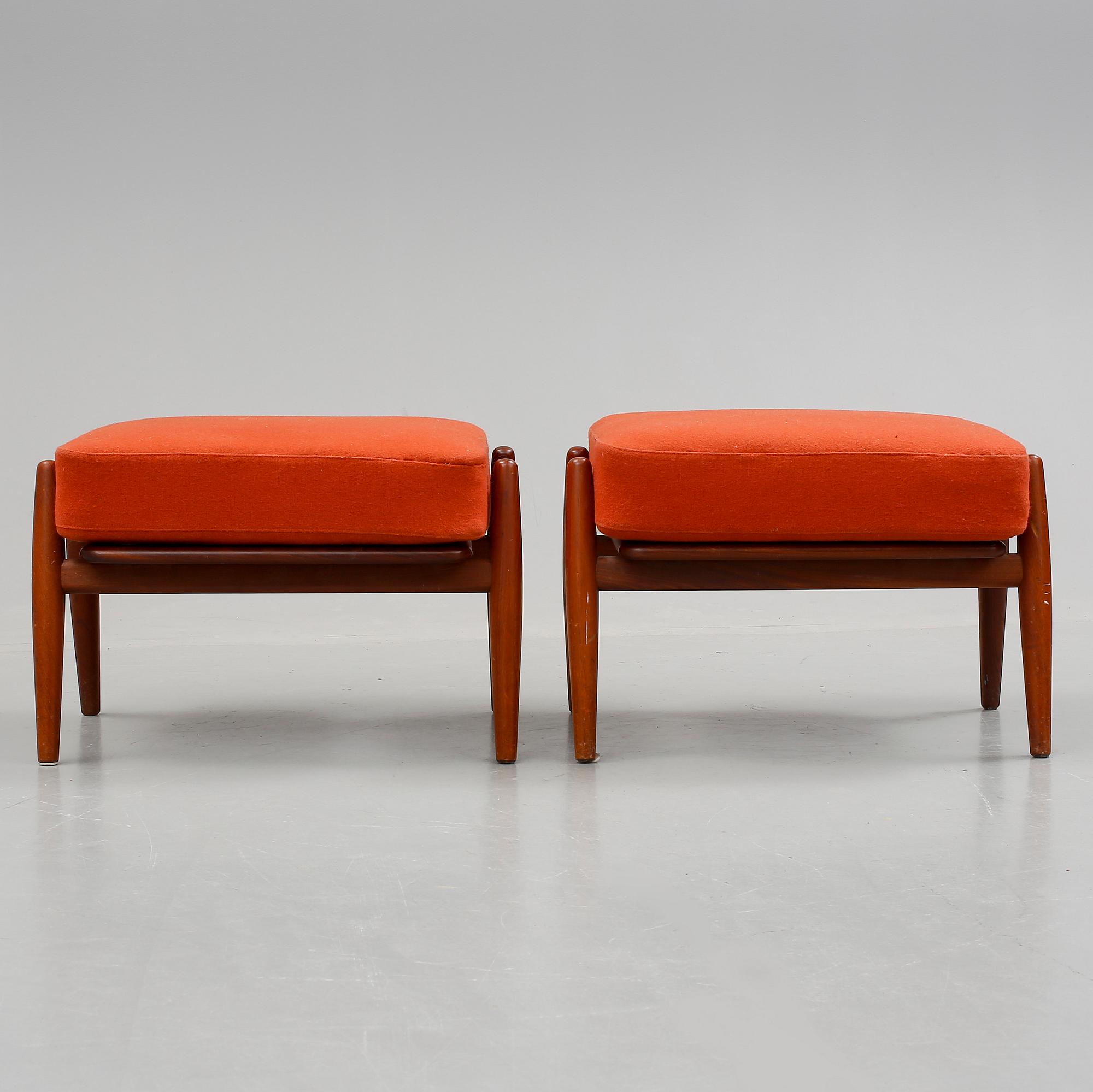 FOTPALLAR, ett par, "GE-240"/"Cigarren", Hans J Wegner, 1900-talets andra hälft.