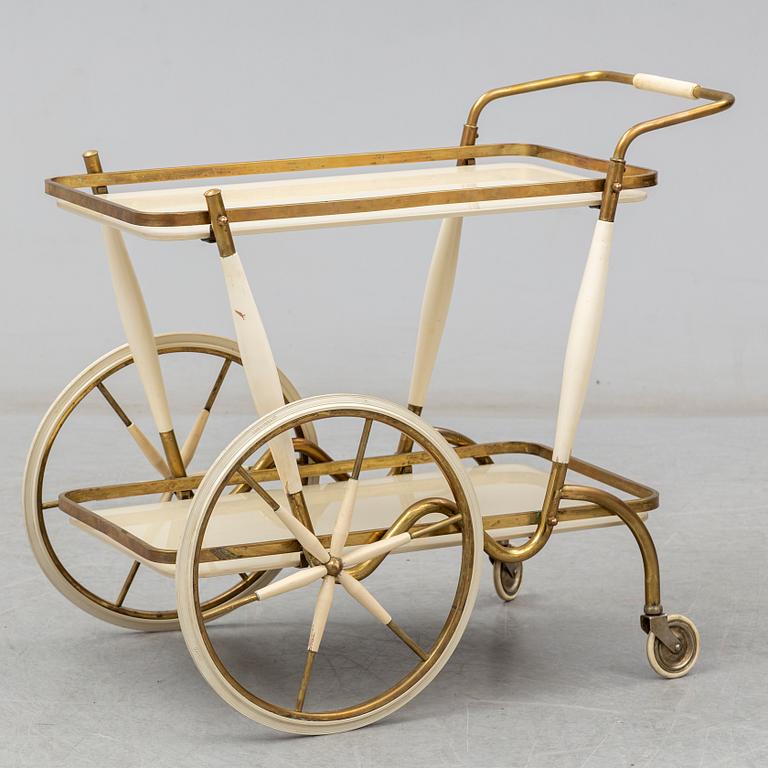 SERVERINGSVAGN, 1900-talets mitt.