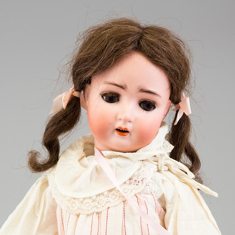 a Alt Beck & Gottschalk porcelain doll from 1912.