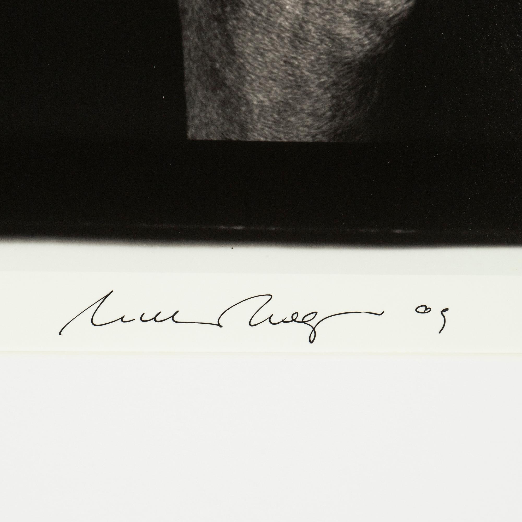 William Wegman, archival pigment print 2009, signed. Numbered 117/1500 verso.