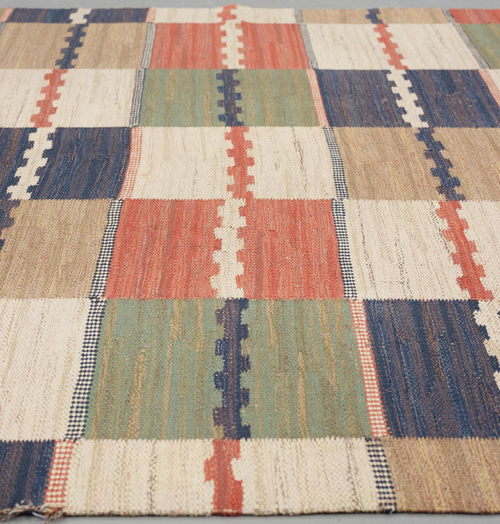 Märta Måås-Fjetterström, Matta, "Vita Rutmattan", rölakan, ca 328 x 189,5-193,5 cm, signerad AB MMF.