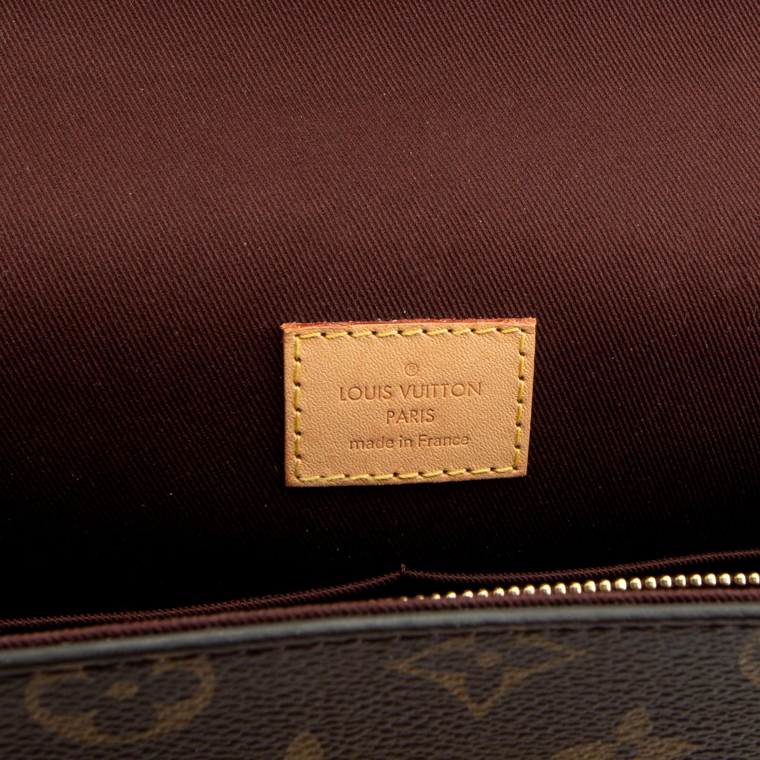 Louis Vuitton,.