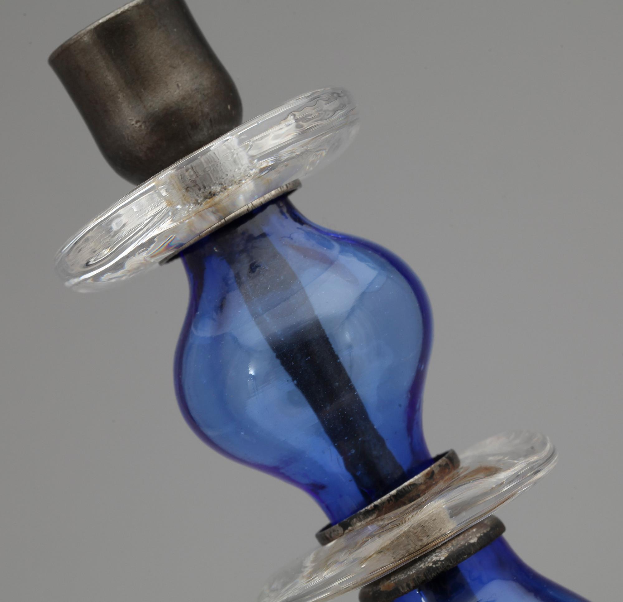 LJUSSTAKAR, ett par, glas och smide, Erik Höglund.