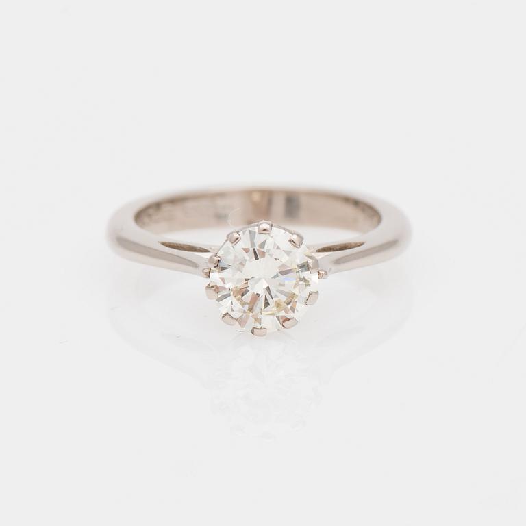 RING, vitguld 14K, briljantslipad diamant 1,36 ct, enligt gravering.