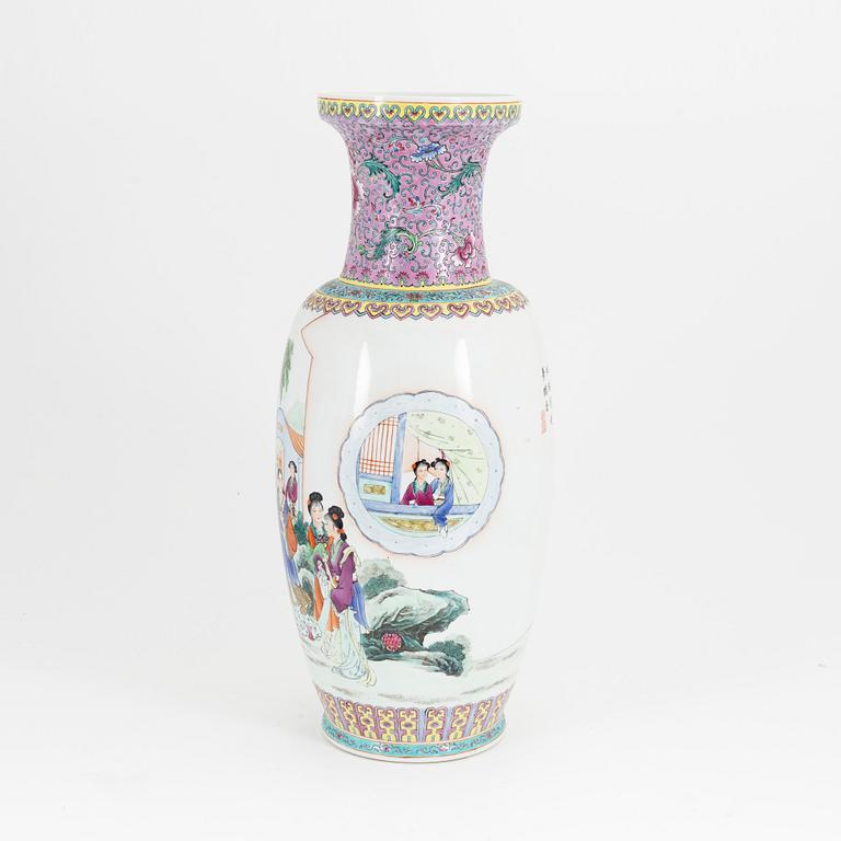 A large Chinese porcelain vase, modern.