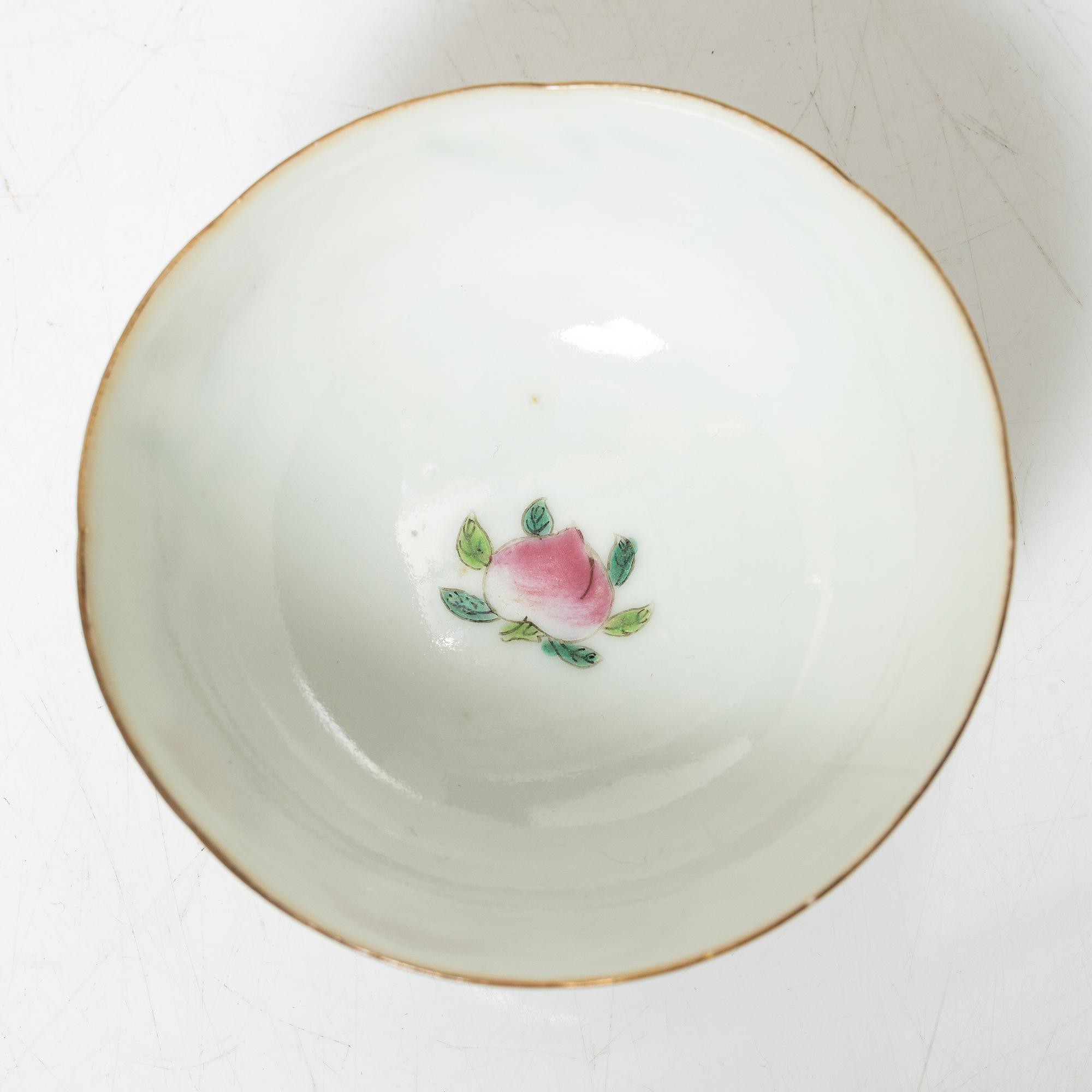 A set of nine Chinese porcelain pieces, 19th Century.