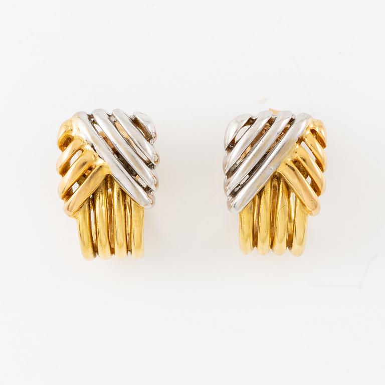 A pair of earrings 18K gold.