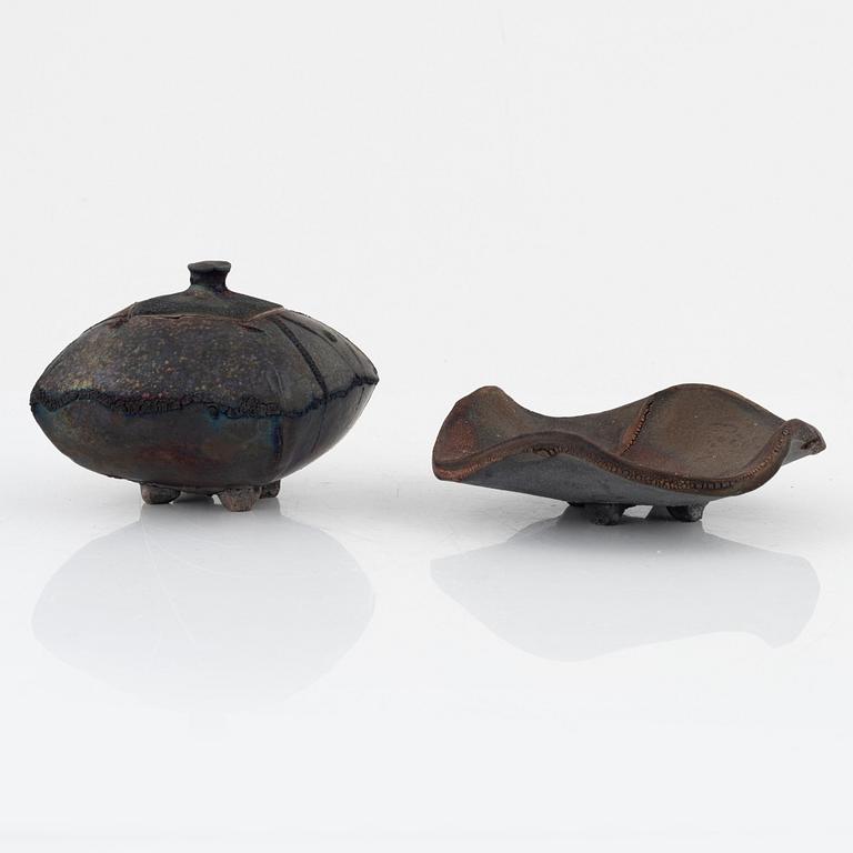 Steen Kepp, lidded box and platter, circa 2000.