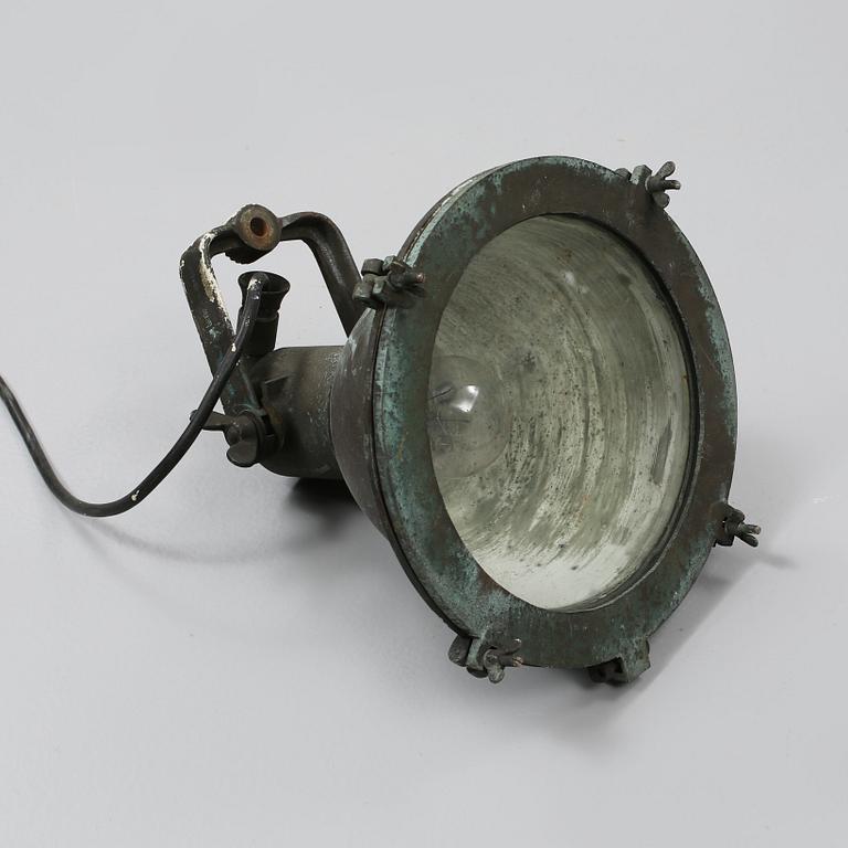 FARTYGSLAMPA, 1900-tal, kupans höjd ca 39 cm.