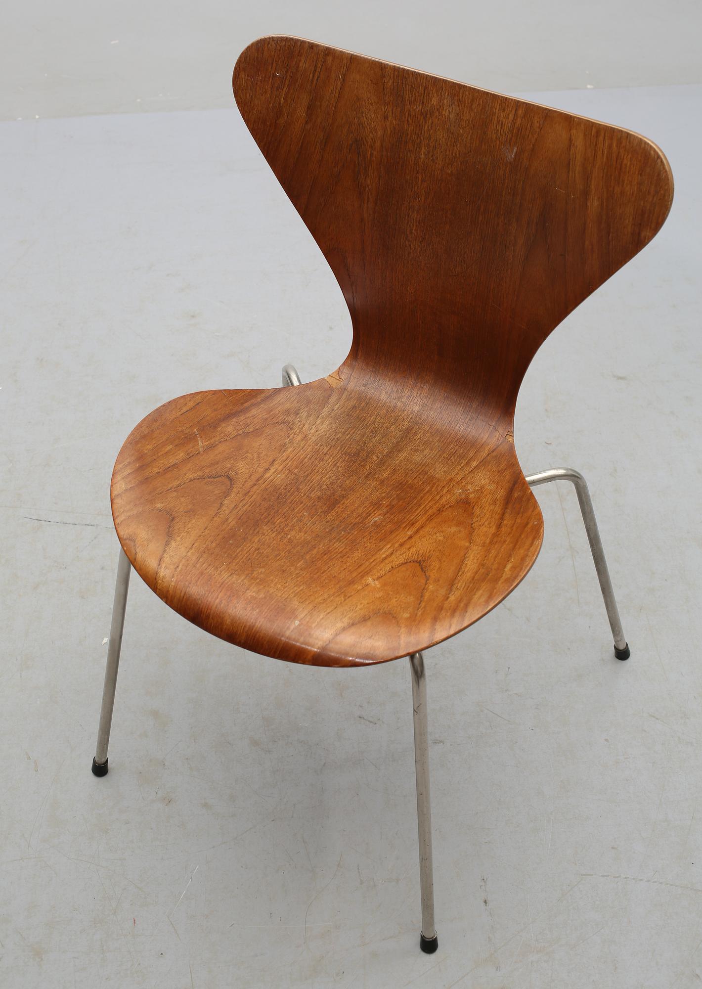 STOLAR, 5 st, "Sjuan" Arne Jacobsen, Fritz hansen, Danmark, 1900-talets andra hälft.