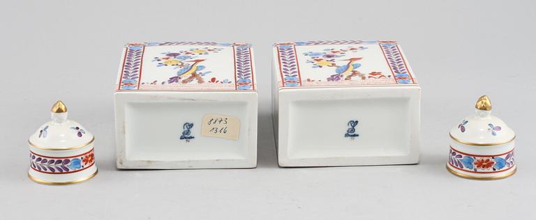 TEDOSOR, ett par, porslin, 1900-talets andra hälft.