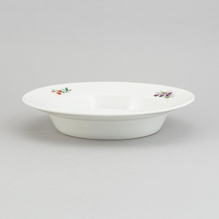 A 19th century 42-pcs porcelain dinner set, Berlin.