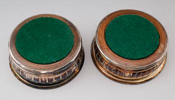 COASTERS, 2 st, pläter, England, 1900-talets första hälft.