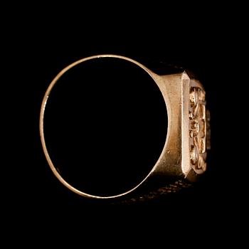 RING, 14 k guld. Vikt 8 g.