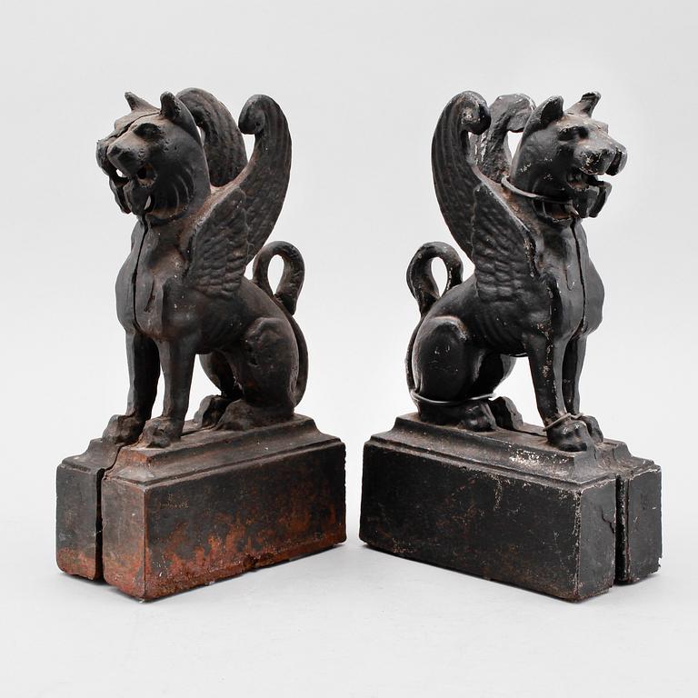 FIGURER, 2 st, gjutjärn, 1900-tal.