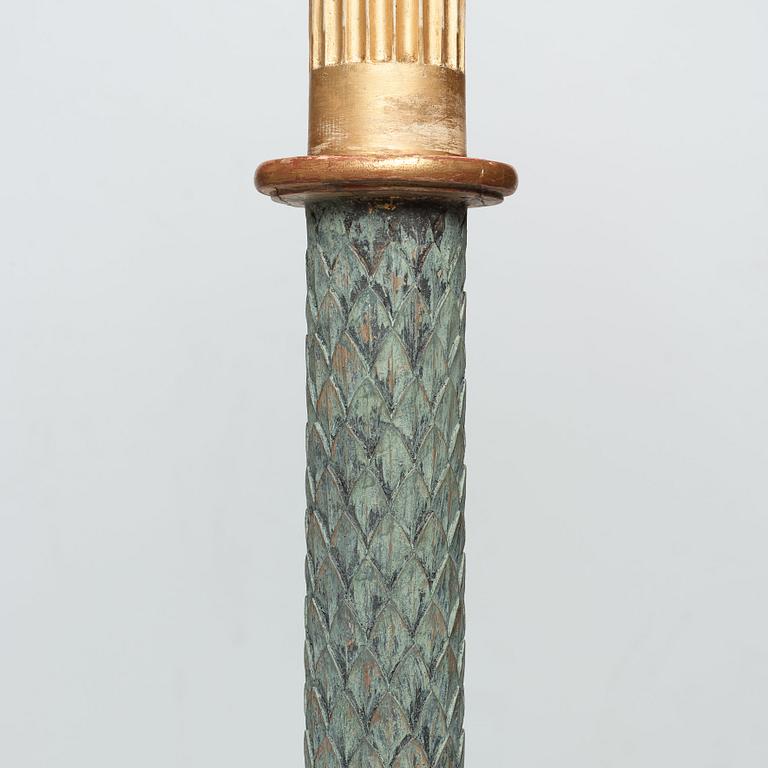 GUERIDONER, ett par, sengustavianska stockholmsarbeten, 1800-talets början.