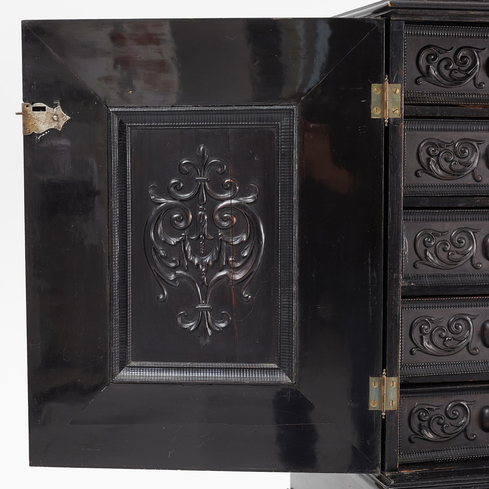 Kabinettskåp, Sydtyskland, Barock, omkring år 1700.