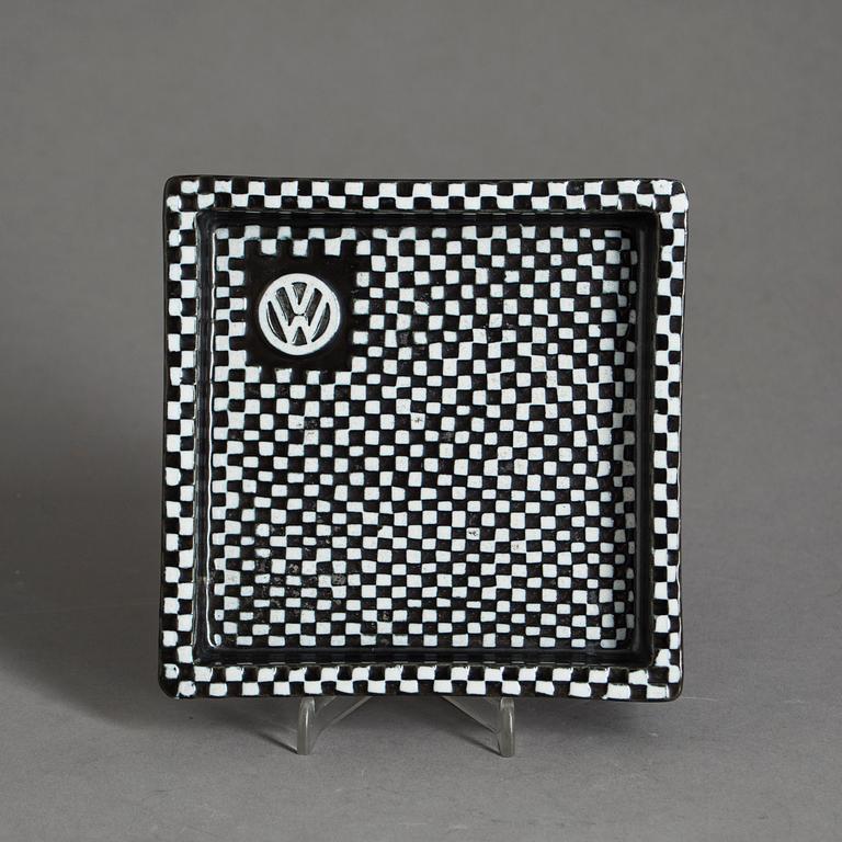 STIG LINDBERG, "DOMNINO" ASHTRAY, GUSTAVSBERG, SWEDEN.