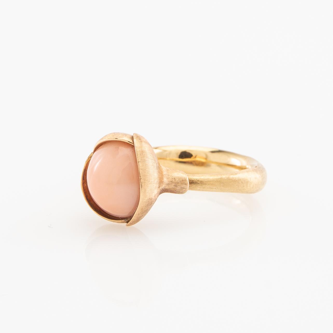 Ole Lynggaard, ring, "Lotus", 18k gold with coral.