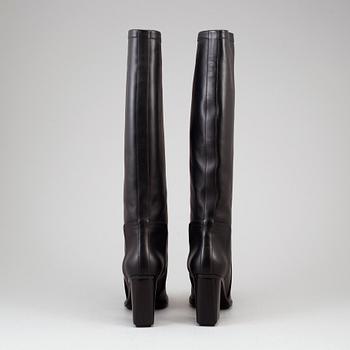 HERMÈS, a pair of black leather boots, size 40. 2019.