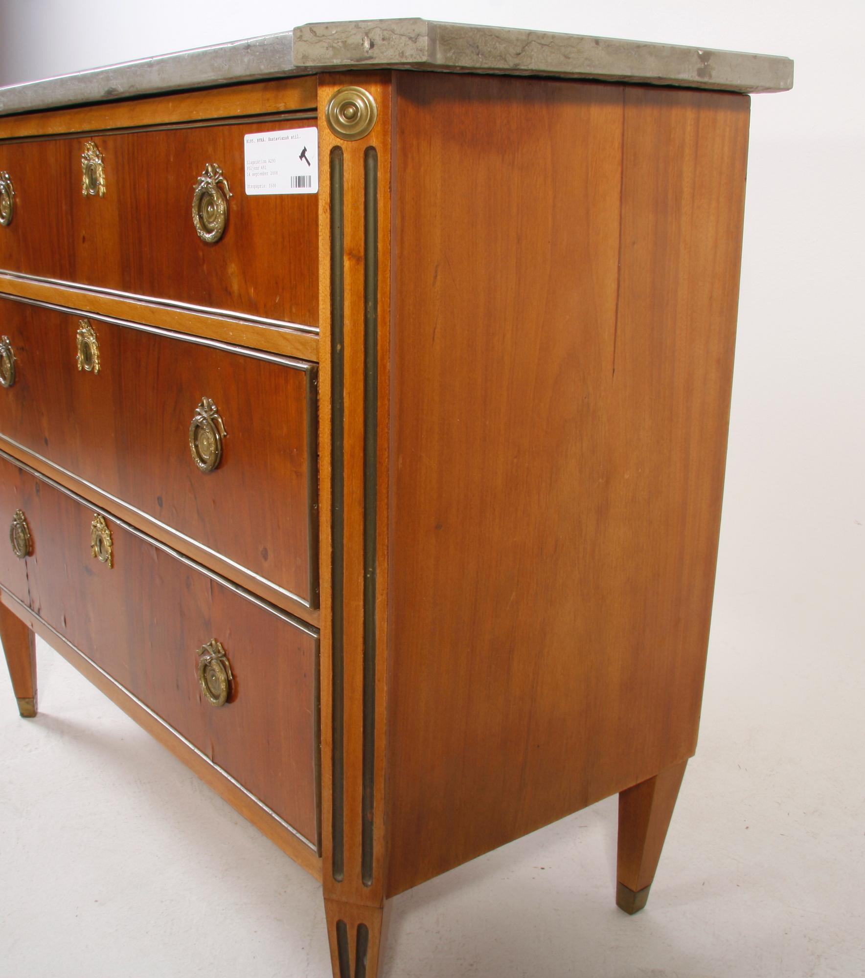 BYRÅ. Gustaviansk stil.