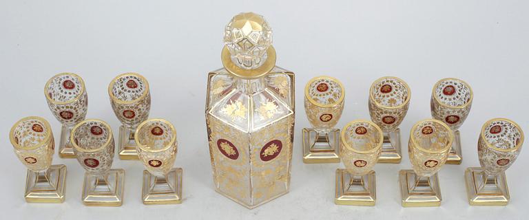 KARAFF med 11 GLAS, troligen Moser Karlsbad, 1800-tal.