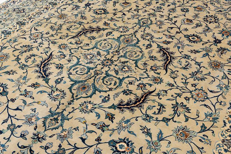 Carpet, Keshan, approx. 405 x 275 cm.