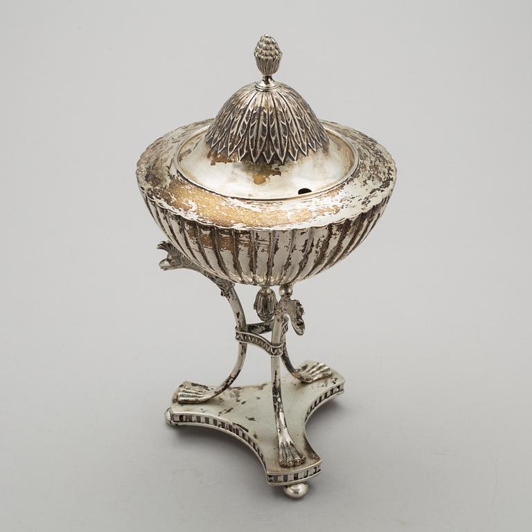 STRÖSOCKERSKÅL med LOCK, silver, GAB, Stockholm, 1905. Vikt ca 572g.