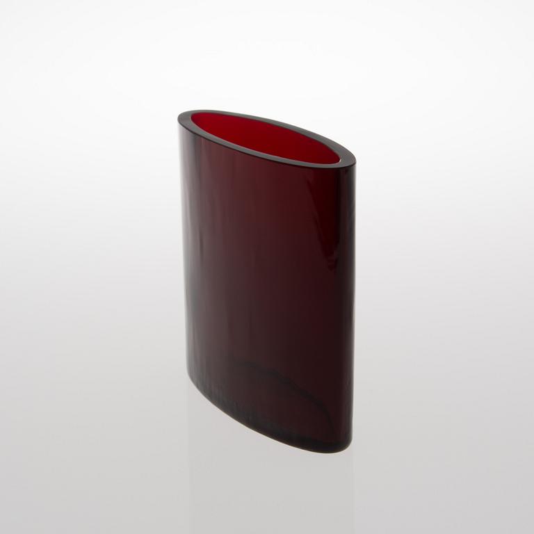 An Ovalis vase signed Tapio Wirkkala - Iittala 3036, designed in 1958.