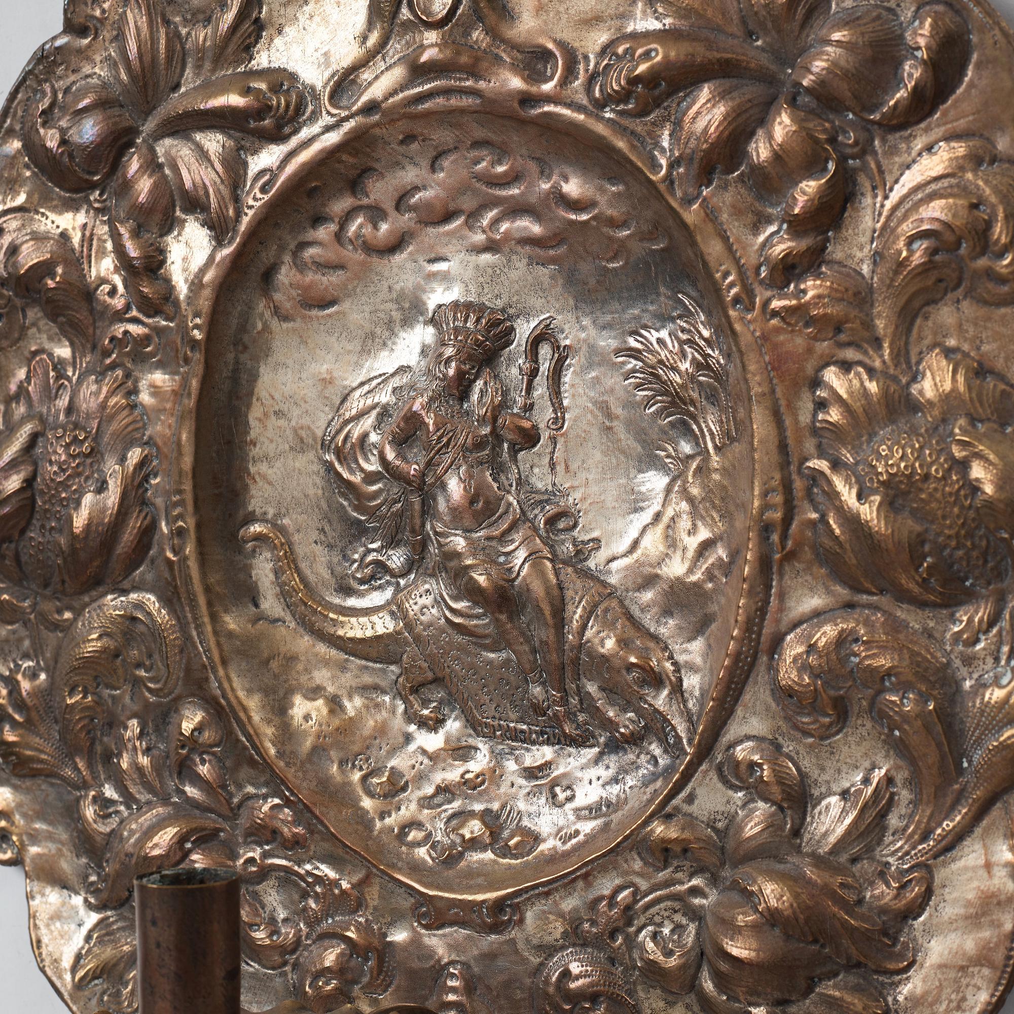 LJUSPLÅTAR, för ett ljus, ett par, barock, 1600-talets senare del, Sverige eller Tyskland/Nederländerna.