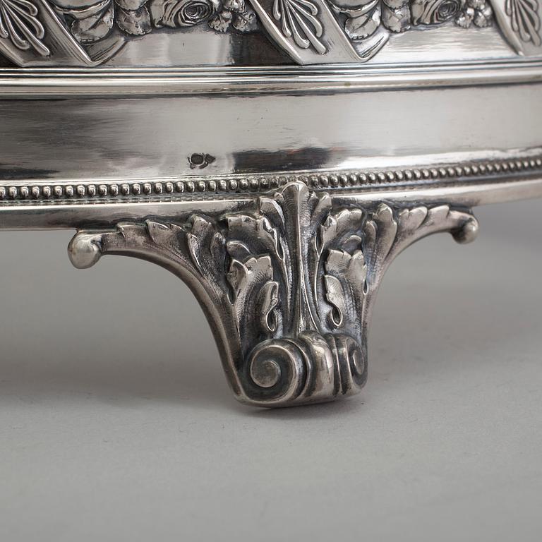 A SILVER JARDINIERE, Sweden, dated approx. 1920, Silver weigth 901 gram.