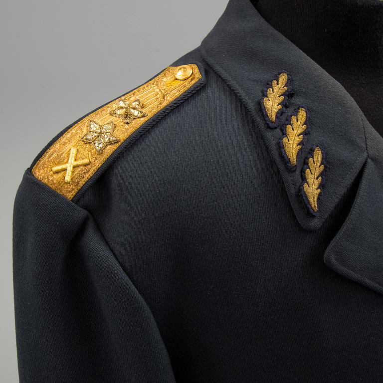 UNIFORMSPERSEDLAR för generalmajor i svenska armén, 1900-talets slut.