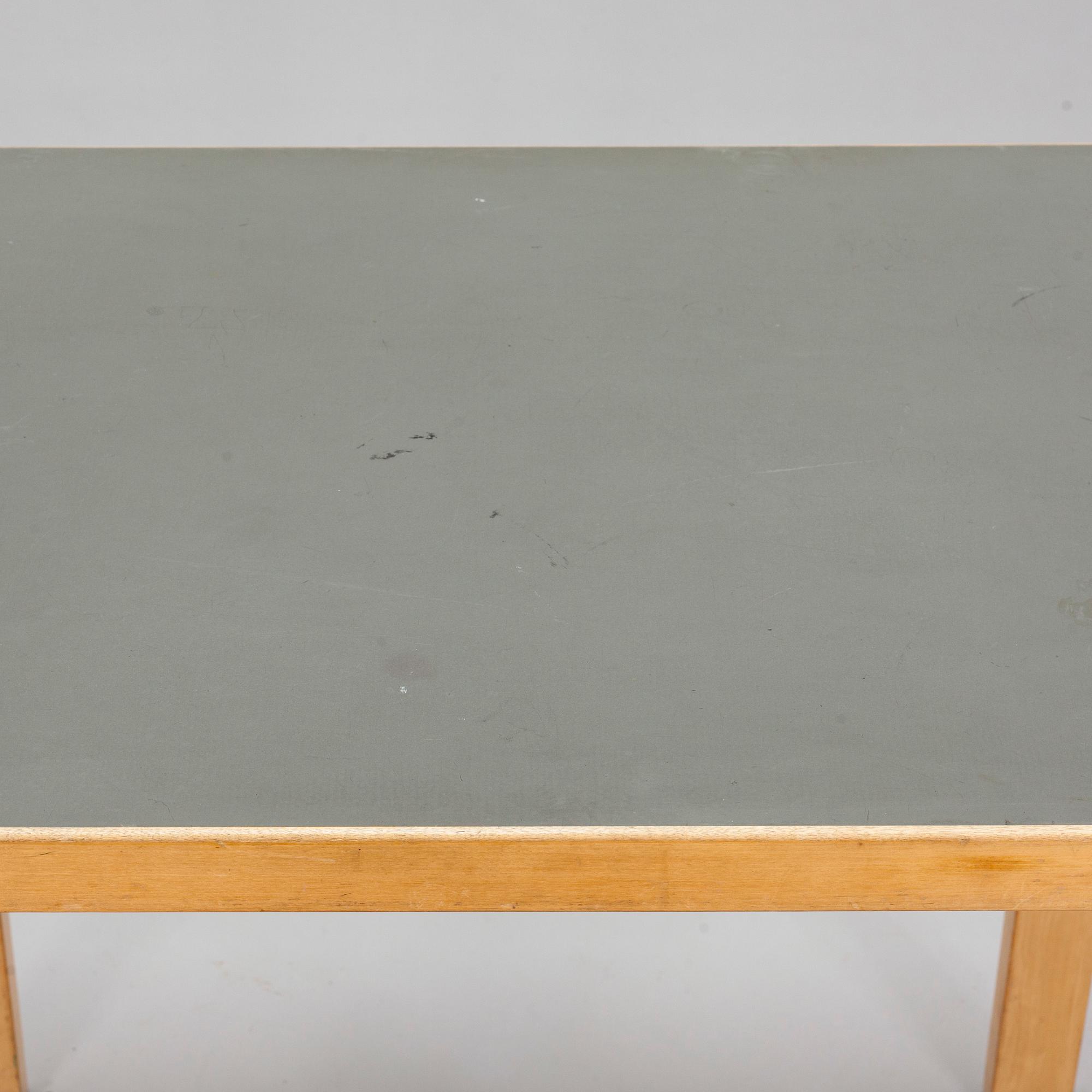 Alvar Aalto, A mid-20th century table for O.Y. Huonekalu- ja Rakennustyötehdas A.B.