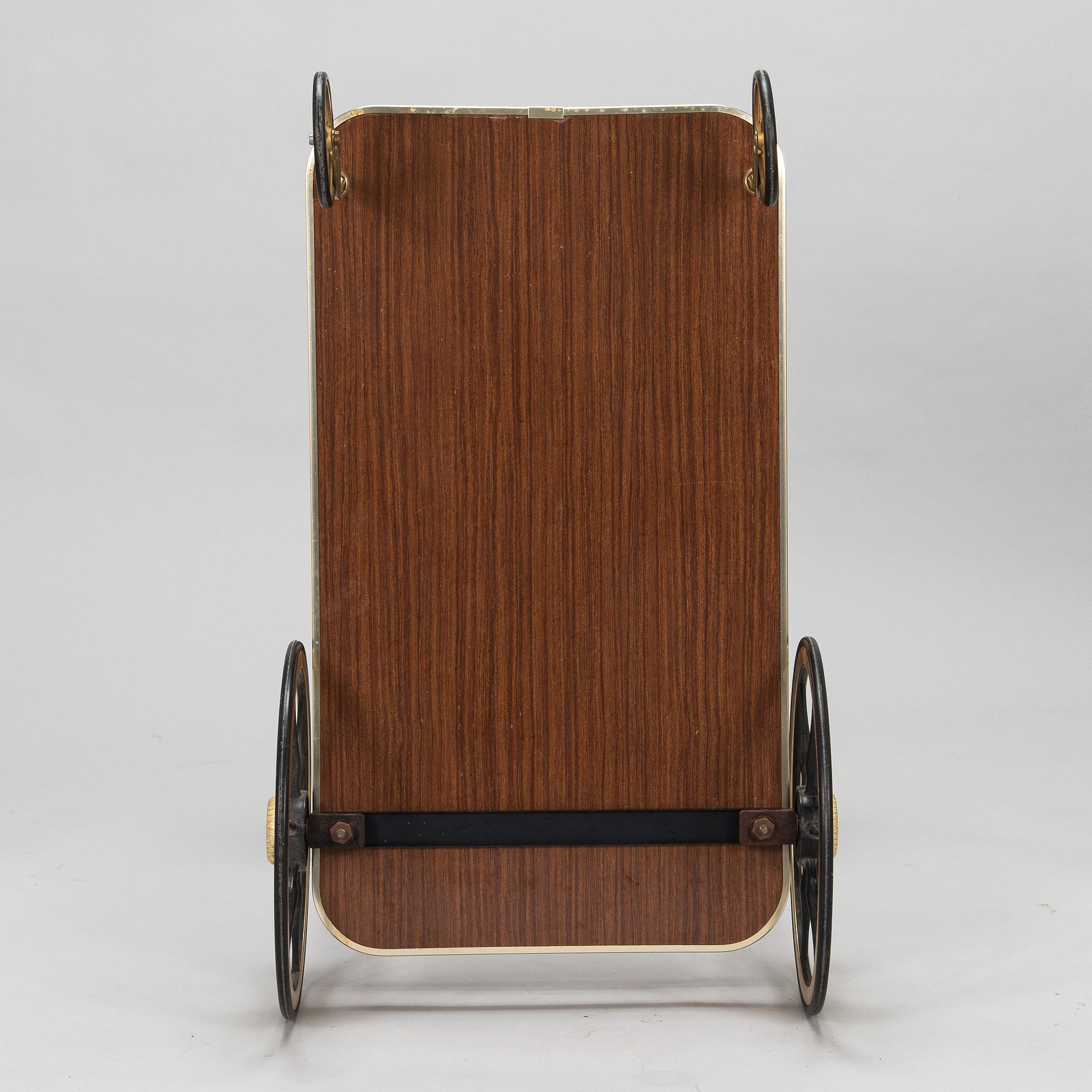 A serving trolley, last quarter of the 20th century.