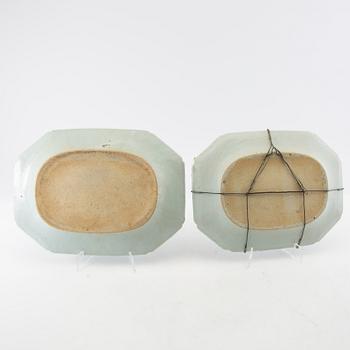 Serving dishes, 3 pcs, China Qianlong (1736-95), porcelain.