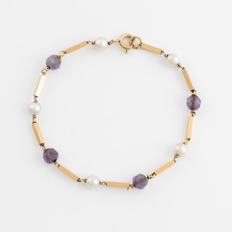 18K gold, amethyst and pearl bracelet.