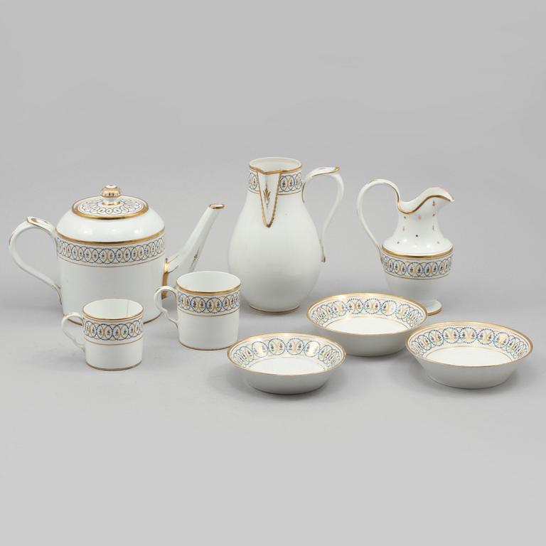 SERVISDELAR, 5 st, porslin, troligen La Courtille, Paris, empire, 1800-talets första hälft.