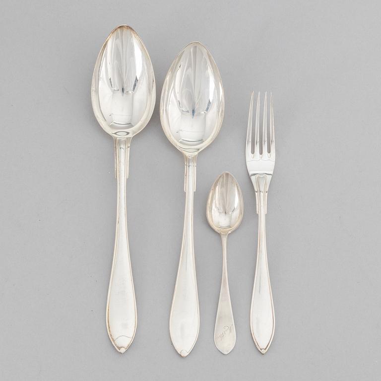 A 29 piece silver cutlery, model 'Svensk spets' and similar model, inclusing GAB, Stockholm, 1020-1931.