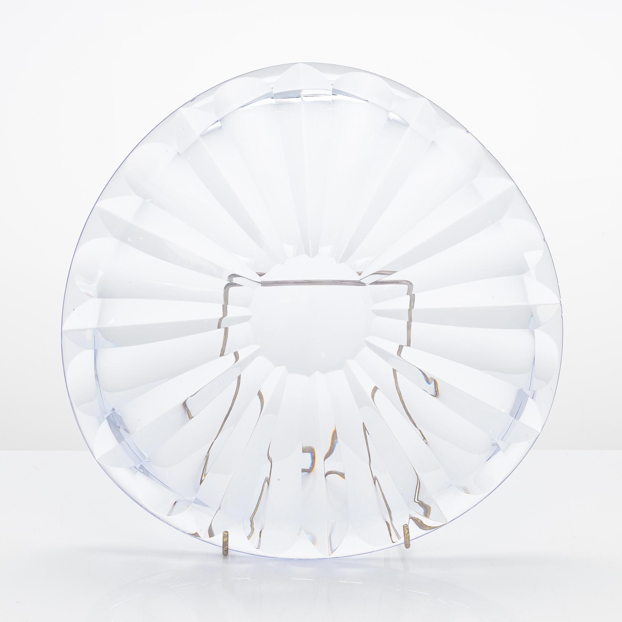 Aimo Okkolin, a cut crystal bowl, signed Aimo Okkolin Riihimäen Lasi oy.