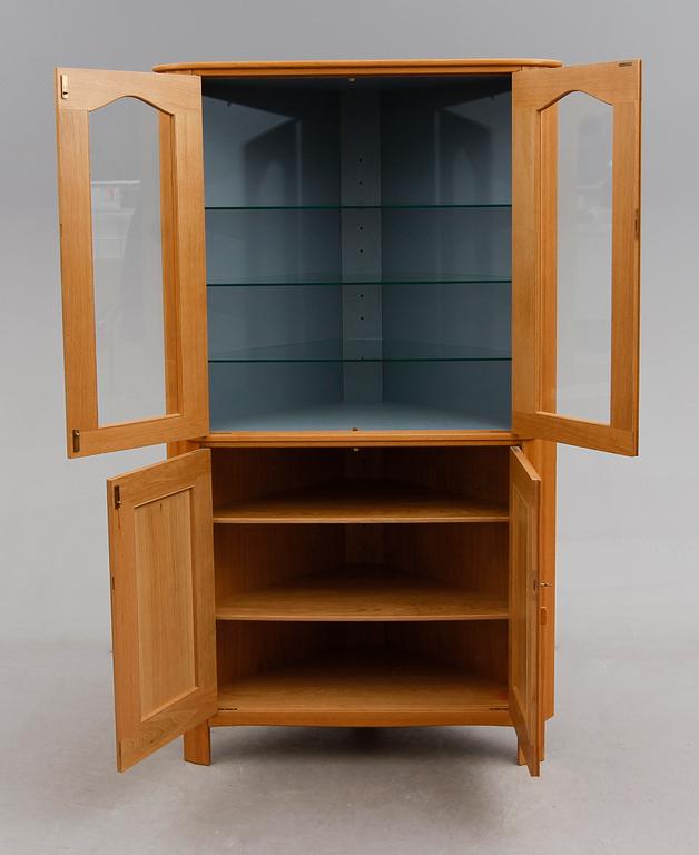 HÖRNSKÅP, "Capella", Carl Malmsten, 1900-talets andra hälft.