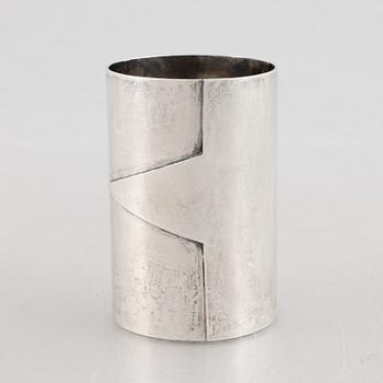 Barbro Littmarck, bägare, sterlingsilver, W.A. Bolin, Stockholm 1971.